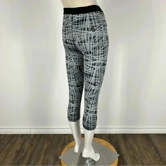 ❤️ Nike pro Women's  Black and Grey Leggings S - Picture 6 of 13